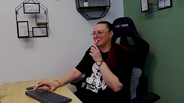 AngellaWhitte online show from 02-12-25, 05:37