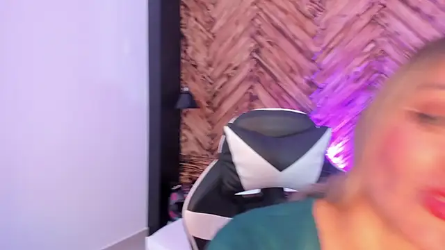 emma collson online show from 11-27-25, 12:11