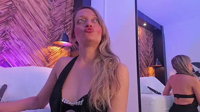 emma collson online show from 11-25-25, 02:45