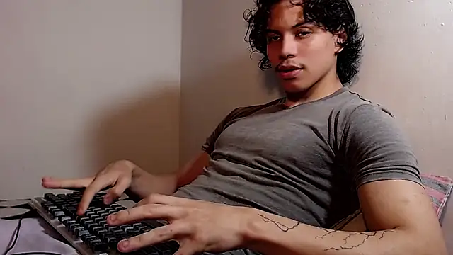 lax777  online show from 04-20-26, 05:32