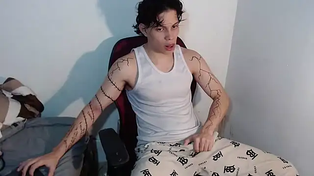 lax777  online show from 02-05-26, 06:42