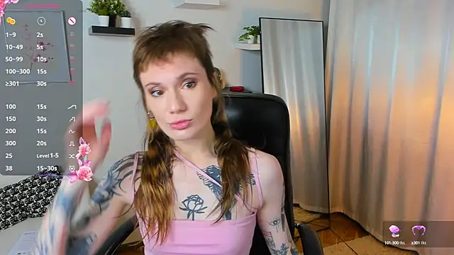 Snapshot of Fog_Foggy_Love chatting on 10-15-25, 08:39 Fog Foggy Love online show from 10-15-25, 08:39