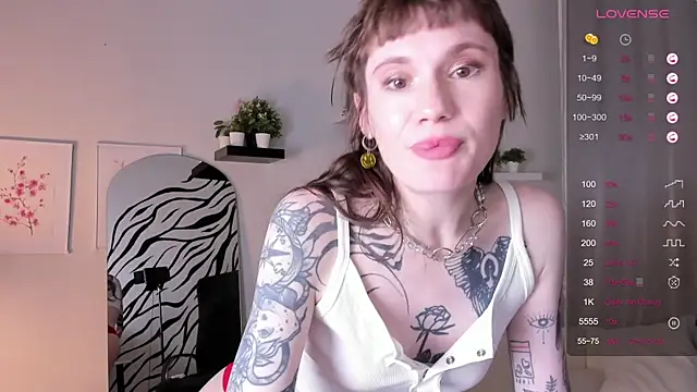 Snapshot of Fog_Foggy_Love chatting on 03-03-25, 12:12 Fog Foggy Love online show from 03-03-25, 12:12