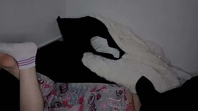 Snapshot of soysara15 chatting on 02-20-26, 06:26 soysara15 online show from 02-20-26, 06:26