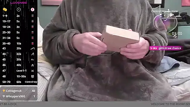 Snapshot of BondBroken chatting on 11-20-25, 07:36 BondBroken online show from 11-20-25, 07:36