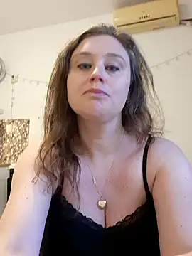 Saraporca30 online show from 12-22-25, 02:06