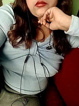 Snapshot of Sexy_Queen6 chatting on 02-17-25, 12:00 Sexy Queen6 online show from 02-17-25, 12:00