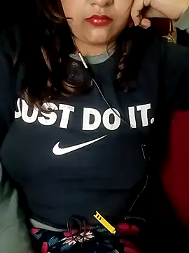 Snapshot of Sexy_Queen6 chatting on 01-22-25, 05:06 Sexy Queen6 online show from 01-22-25, 05:06