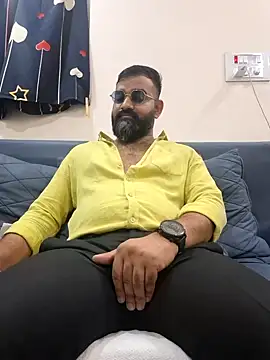 Snapshot of Fun_Guuy chatting on 03-08-26, 03:43 Fun Guuy online show from 03-08-26, 03:43