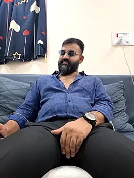 Snapshot of Fun_Guuy chatting on 03-11-26, 09:47 Fun Guuy online show from 03-11-26, 09:47