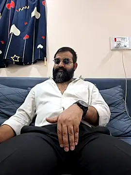 Snapshot of Fun_Guuy chatting on 02-06-26, 05:09 Fun Guuy online show from 02-06-26, 05:09