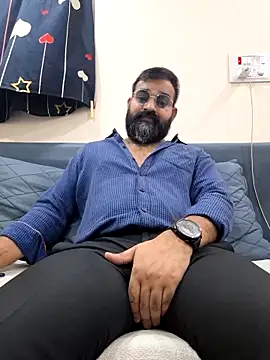 Snapshot of Fun_Guuy chatting on 04-03-26, 02:51 Fun Guuy online show from 04-03-26, 02:51