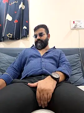 Snapshot of Fun_Guuy chatting on 04-15-26, 04:40 Fun Guuy online show from 04-15-26, 04:40