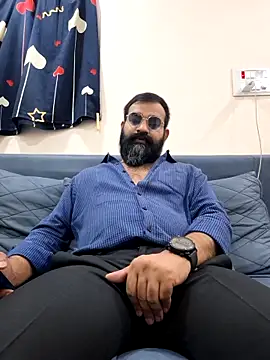 Snapshot of Fun_Guuy chatting on 02-04-26, 05:52 Fun Guuy online show from 02-04-26, 05:52