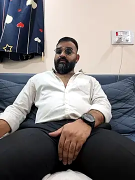 Snapshot of Fun_Guuy chatting on 03-05-26, 01:57 Fun Guuy online show from 03-05-26, 01:57