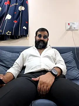 Snapshot of Fun_Guuy chatting on 02-12-26, 05:45 Fun Guuy online show from 02-12-26, 05:45