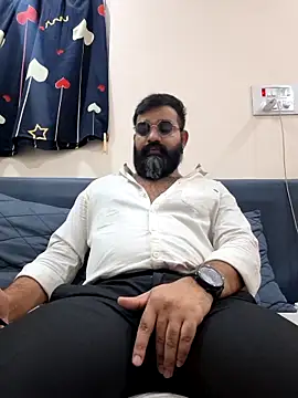 Snapshot of Fun_Guuy chatting on 04-10-26, 10:00 Fun Guuy online show from 04-10-26, 10:00