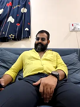 Snapshot of Fun_Guuy chatting on 02-11-26, 06:24 Fun Guuy online show from 02-11-26, 06:24