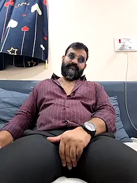 Snapshot of Fun_Guuy chatting on 04-09-26, 04:58 Fun Guuy online show from 04-09-26, 04:58