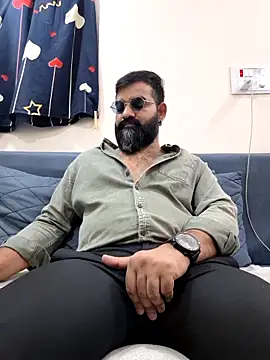 Snapshot of Fun_Guuy chatting on 04-06-26, 08:15 Fun Guuy online show from 04-06-26, 08:15