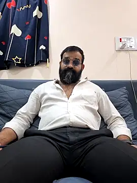 Snapshot of Fun_Guuy chatting on 02-03-26, 06:40 Fun Guuy online show from 02-03-26, 06:40