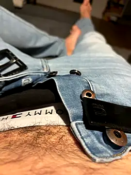 Snapshot of mrniceguy198 chatting on 10-11-25, 09:27 mrniceguy198 online show from 10-11-25, 09:27