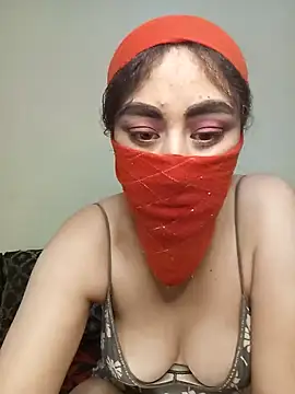 Snapshot of Lalou chatting on 12-13-24, 03:11 Lalou online show from 12-13-24, 03:11