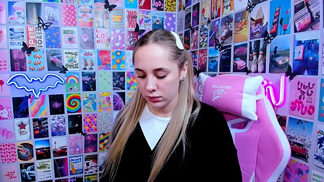 Snapshot of MiaMilas chatting on 02-17-26, 03:09 MiaMilas online show from 02-17-26, 03:09