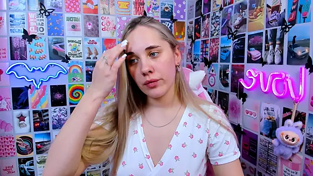 Snapshot of MiaMilas chatting on 01-13-26, 03:05 MiaMilas online show from 01-13-26, 03:05