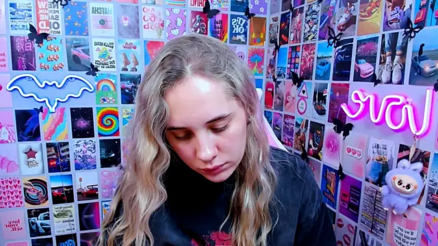 Snapshot of MiaMilas chatting on 02-24-26, 03:35 MiaMilas online show from 02-24-26, 03:35