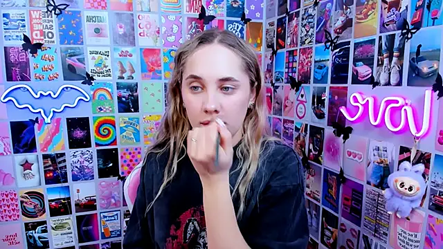 Snapshot of MiaMilas chatting on 02-26-26, 01:55 MiaMilas online show from 02-26-26, 01:55