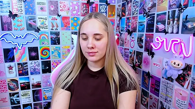 Snapshot of MiaMilas chatting on 01-08-26, 03:40 MiaMilas online show from 01-08-26, 03:40