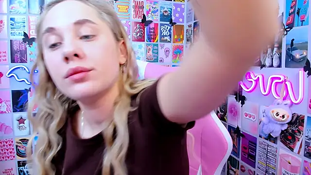 Snapshot of MiaMilas chatting on 01-09-26, 08:54 MiaMilas online show from 01-09-26, 08:54