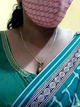 Snapshot of mallu-sumi chatting on 03-13-25, 03:39 mallu-sumi online show from 03-13-25, 03:39