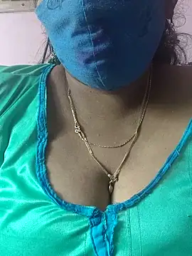 mallu-sumi online show from 10-31-25, 03:03