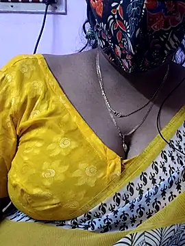 Snapshot of mallu-sumi chatting on 09-28-25, 03:08 mallu-sumi online show from 09-28-25, 03:08