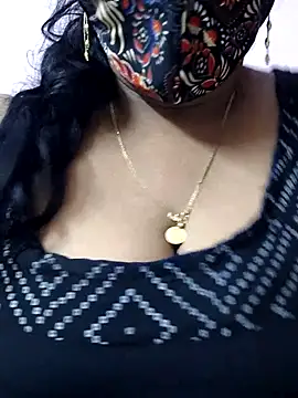 mallu-sumi online show from 04-19-26, 05:14