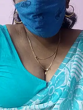 Snapshot of mallu-sumi chatting on 10-23-25, 03:38 mallu-sumi online show from 10-23-25, 03:38