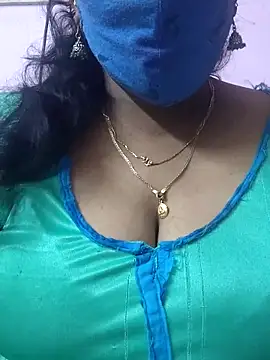 mallu-sumi online show from 10-27-25, 04:57