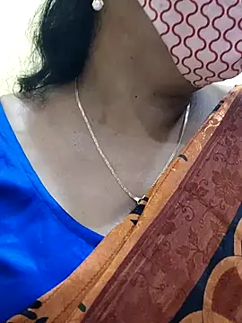 Snapshot of mallu-sumi chatting on 03-05-25, 02:23 mallu-sumi online show from 03-05-25, 02:23