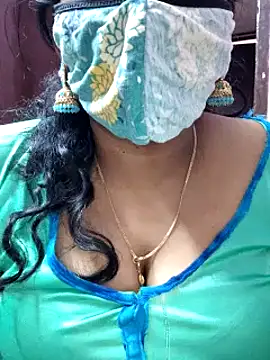 Snapshot of mallu-sumi chatting on 03-21-25, 05:32 mallu-sumi online show from 03-21-25, 05:32