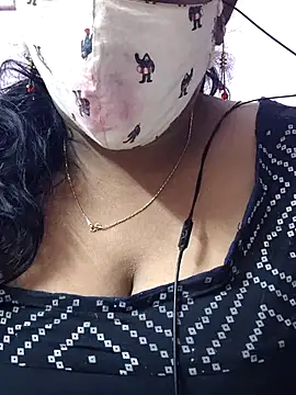 mallu-sumi online show from 11-22-25, 05:23