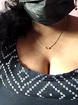 mallu-sumi online show from 11-28-25, 04:12