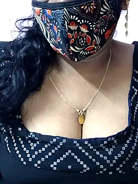 mallu-sumi online show from 04-19-26, 06:10