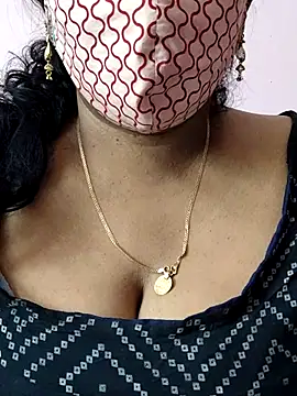mallu-sumi online show from 05-26-26, 08:45