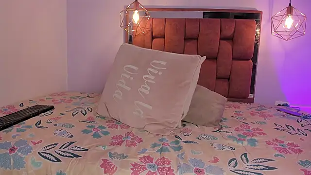 kristakinnky online show from 11-11-25, 01:39