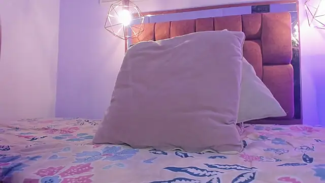 kristakinnky online show from 10-09-25, 01:55