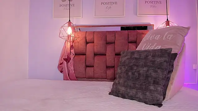 kristakinnky online show from 04-02-26, 12:01