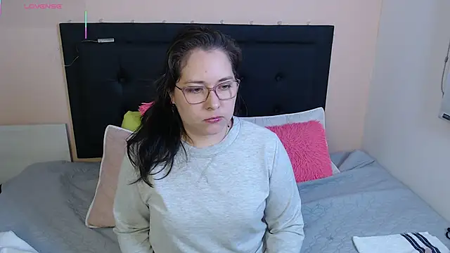 May Carlier online show from 09-16-25, 12:11