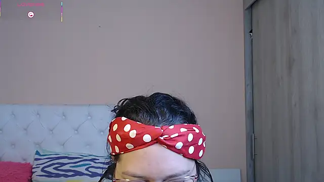 May Carlier online show from 11-28-25, 02:12